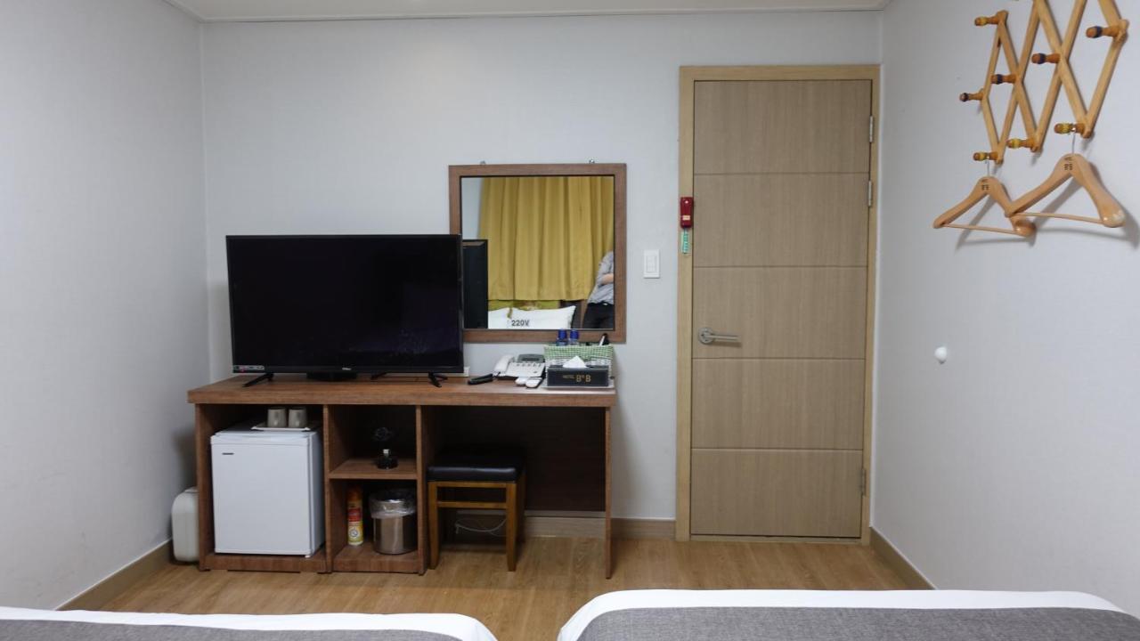 Gallery Hotel Bnb Чечжу Екстер'єр фото