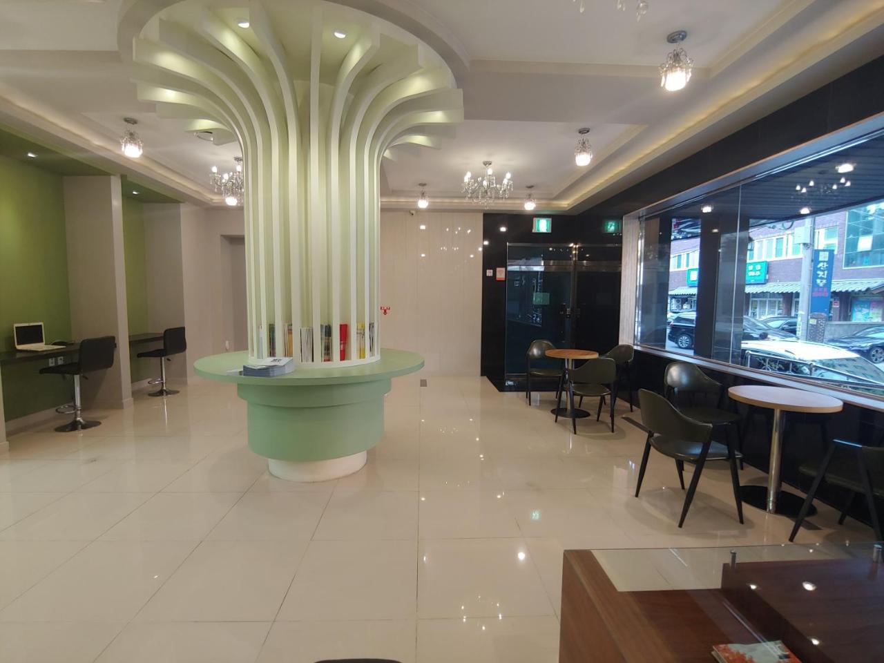 Gallery Hotel Bnb Чечжу Екстер'єр фото