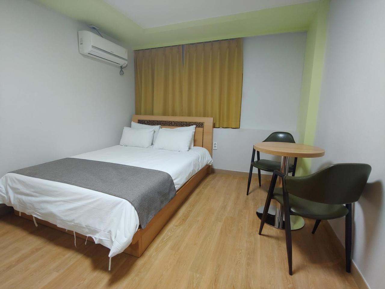Gallery Hotel Bnb Чечжу Екстер'єр фото