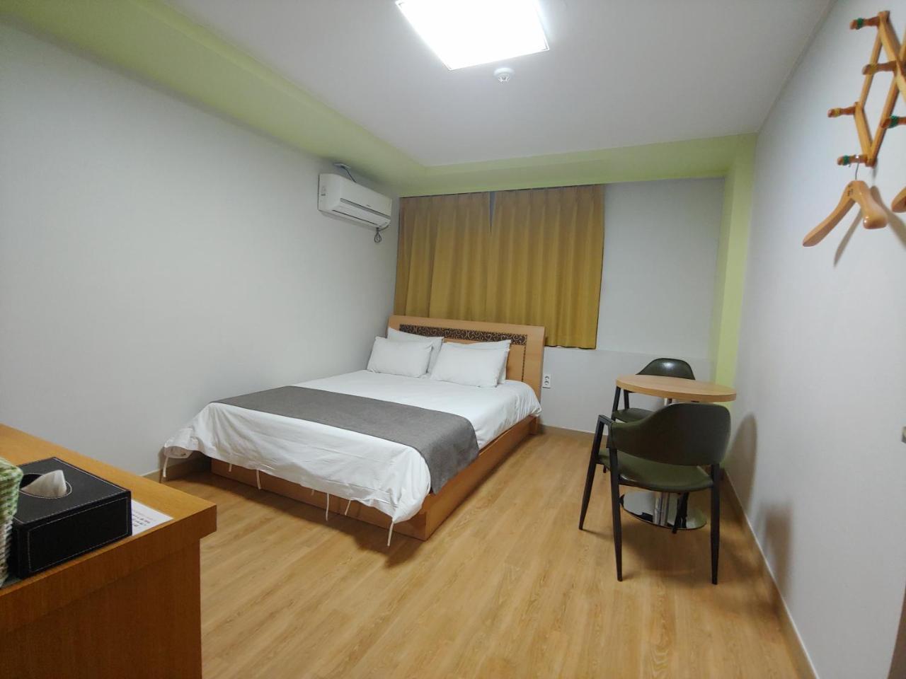 Gallery Hotel Bnb Чечжу Екстер'єр фото
