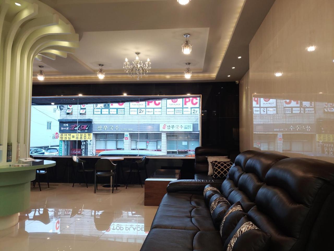 Gallery Hotel Bnb Чечжу Екстер'єр фото