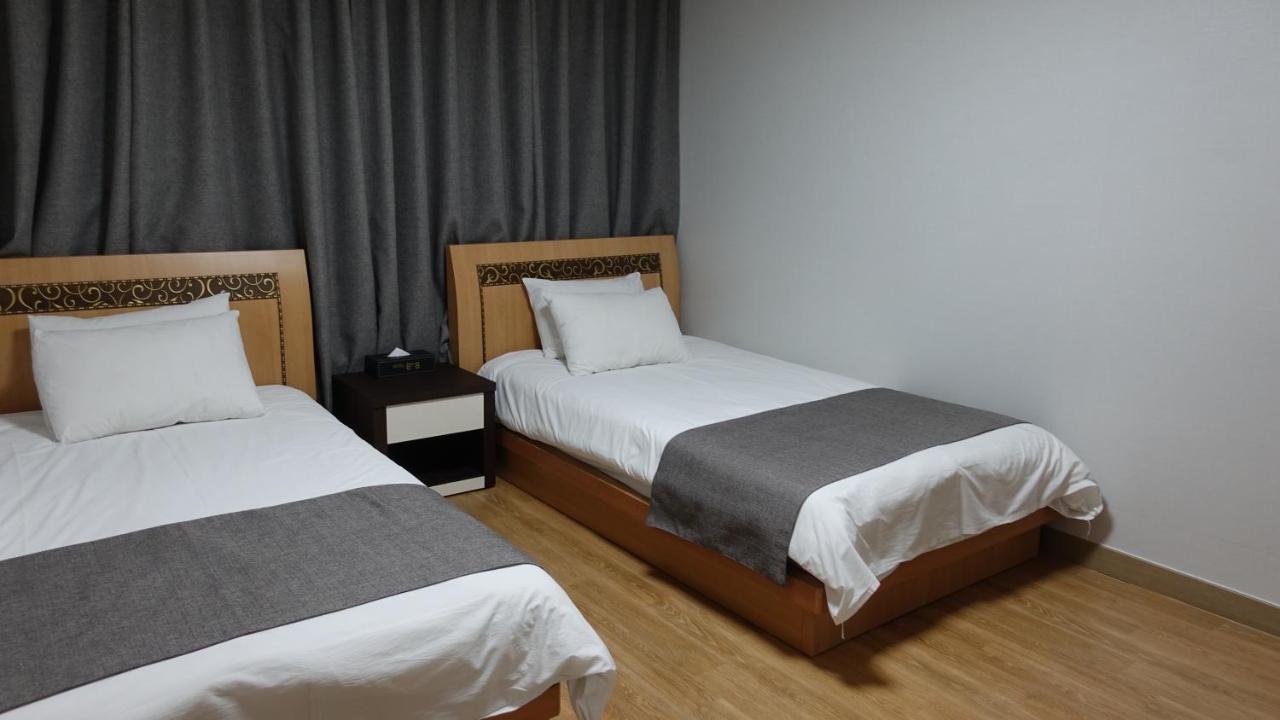 Gallery Hotel Bnb Чечжу Екстер'єр фото