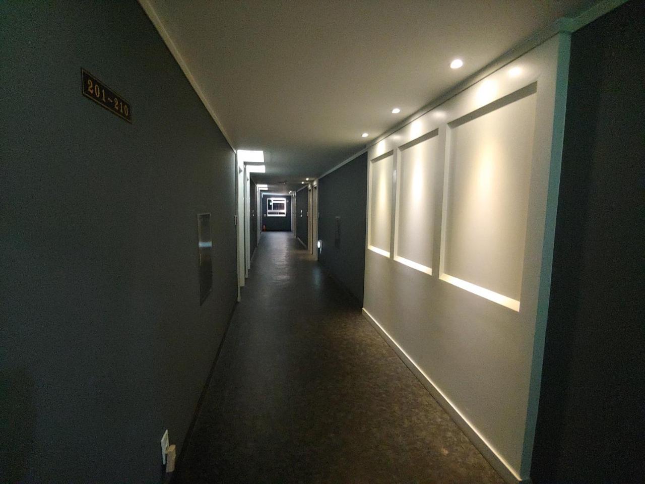 Gallery Hotel Bnb Чечжу Екстер'єр фото